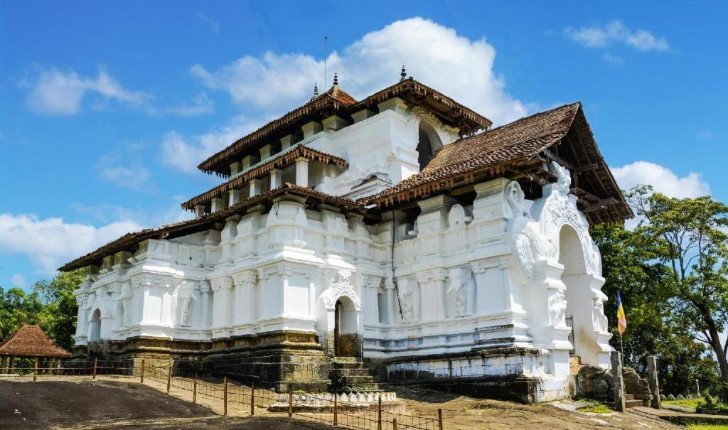 The Royal Kandyan Bagian luar foto