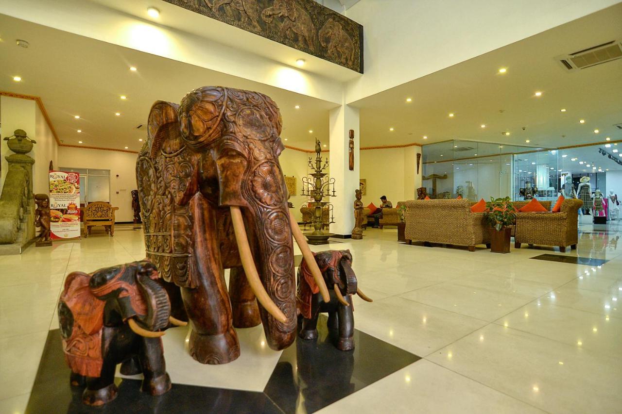The Royal Kandyan Bagian luar foto